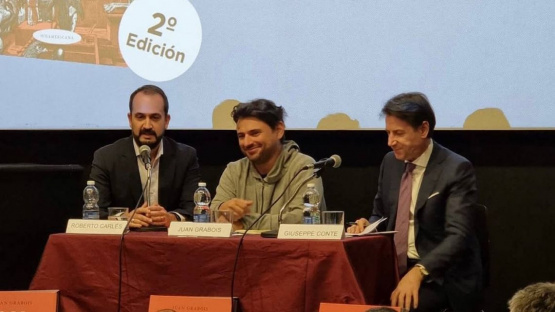 Juan Grabois presentó su libro en Roma “Los peores” y defendió a los planes sociales
