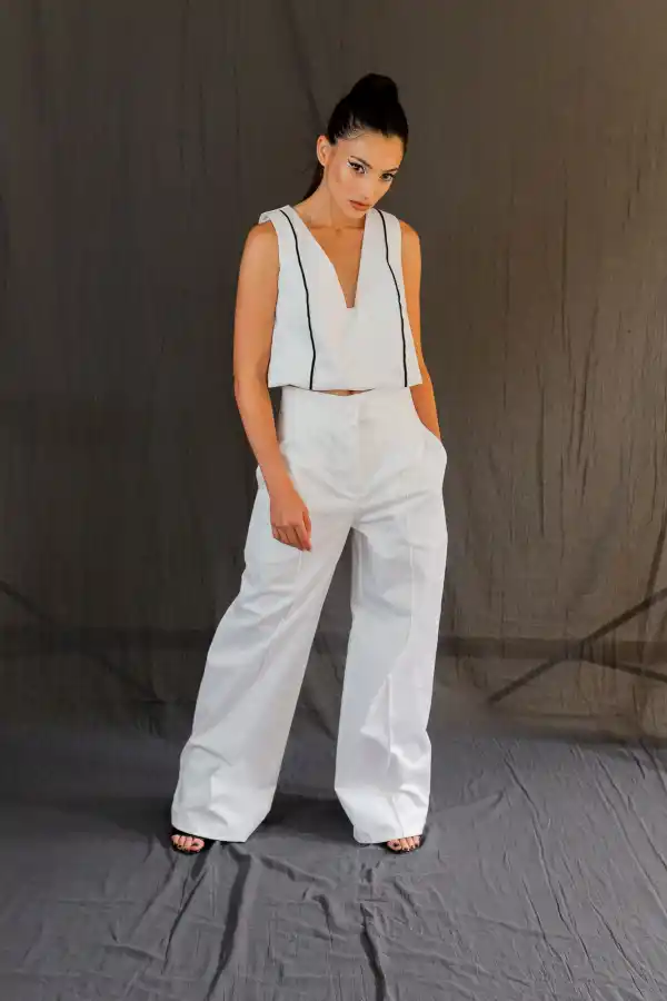 PROPUESTA. Que con dos líneas se sepa que se trata de su creación. 