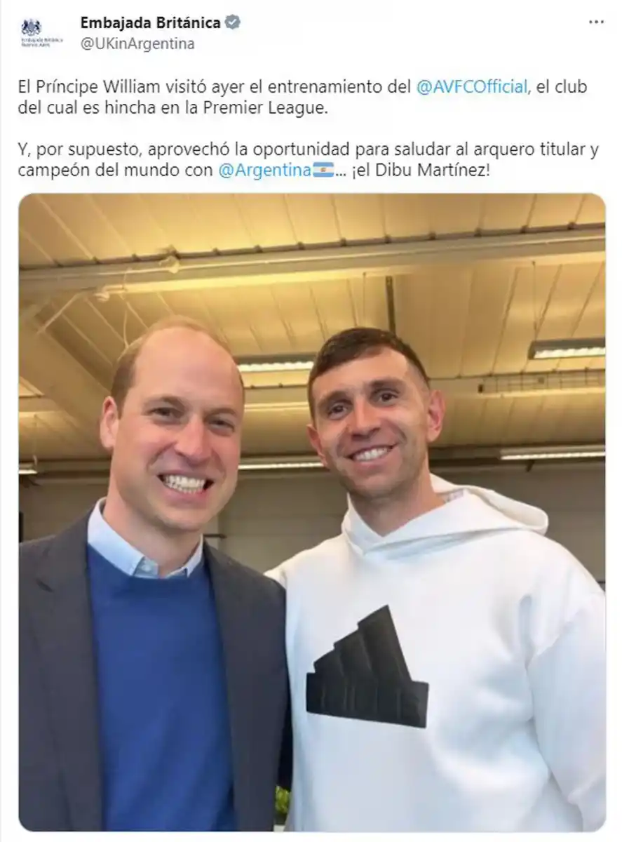 El Principe William visitó al Dibu Martínez en el entrenamiento del Aston Villa