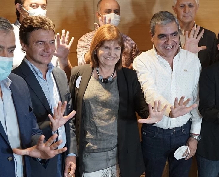 UNA VISITA A TUCUMÁN. Patricia Bullrich, junto a Roberto Sánchez y Germán Alfaro, con la consigna “cinco senadores” de las intermedias de 2021. 