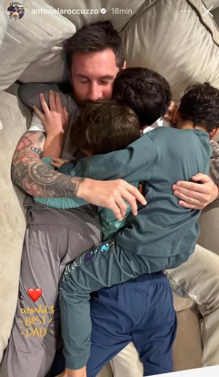 Messi volvió del Parque de los Príncipes y se abrazó con sus tres hijos. Foto: Instagram