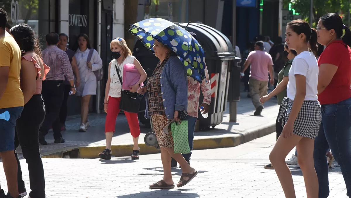 UN POCO MÁS. Los calores seguirán siendo intensos al menos durante esta semana en Tucumán.