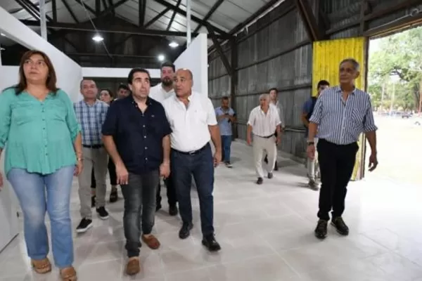 Juan Manzur recorrió e inauguró obras en Villa Quinteros