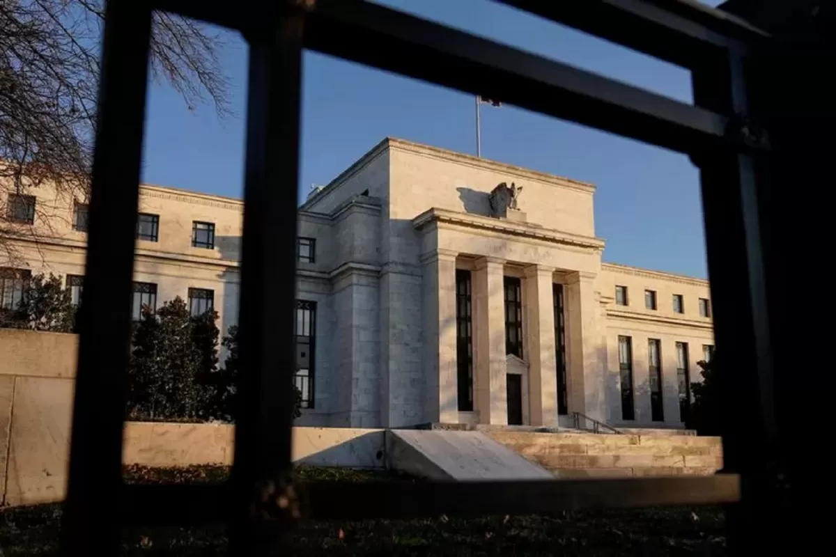 La FED subió 0,25 puntos la tasa de interés en medio de la crisis bancaria