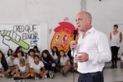 Lichtmajer: En las escuelas se enseña y practica la Democracia