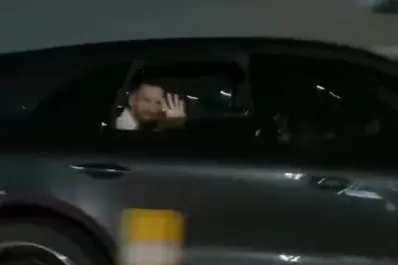Messi fue reconocido en plena autopista y con un saludo volvió a causar furor: ¡Aguante Lionel!