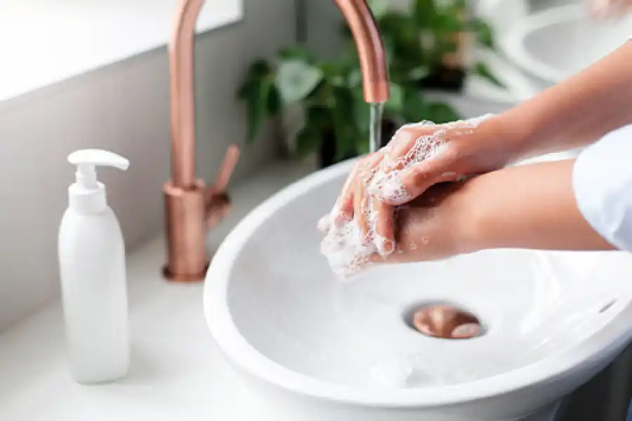 El agua, escasa y desperdiciada