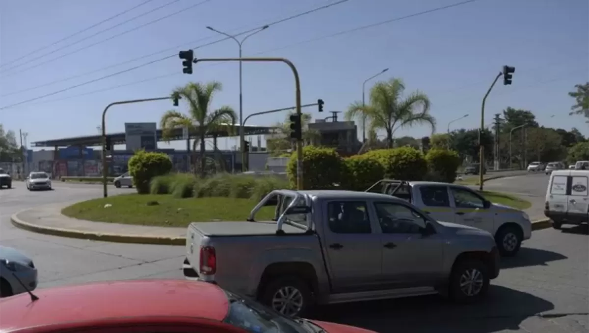 UN MAL RECUERDO. La rotonda funcionaba como embudo y provocaba demoras de más de 10 minutos.