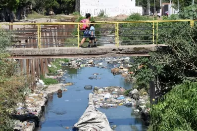 Inviertan en limpiar los canales y en saneamiento básico ambiental, reclamó Ascárate