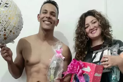 Una candidata a diputada sorteó un show erótico en Salta: Un stripper por un voto