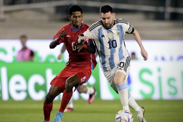 Con un golazo de tiro libre de Messi, Argentina le ganó a Panamá en el Monumental