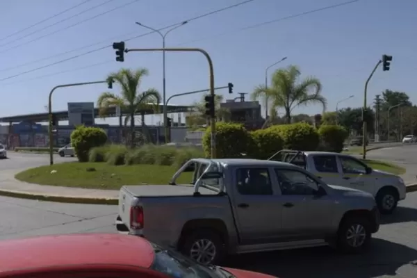 Después de cinco meses, habilitaron el tránsito en el cruce de las avenidas Belgrano y Camino del Perú