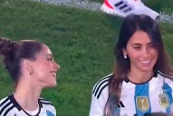¿Fin de los rumores? La buena onda entre Antonela Roccuzzo y Tini Stoessel en el festejo de la Selección Argentina