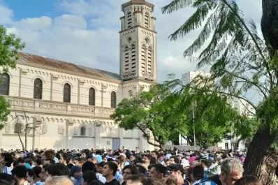 Contrastes: la caravana feliz y el dolor de los estafados