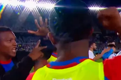 Video: jugadores de Panamá hacen “piedra, papel y tijera” para quedarse con una camiseta argentina