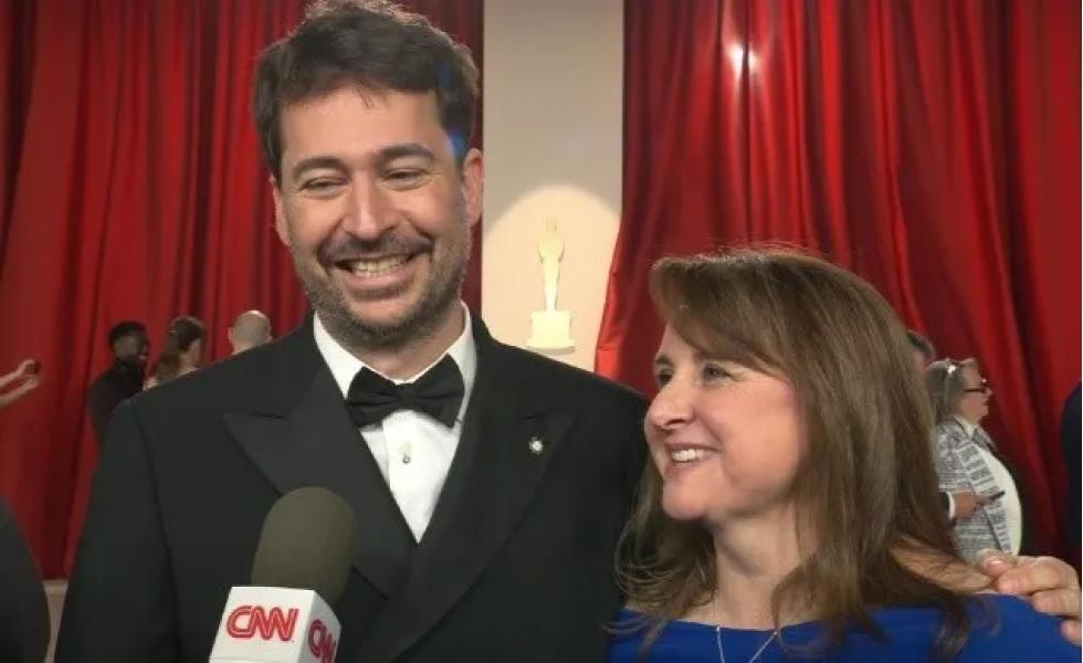 Santiago Mitre y Victoria Alonso en la entrega de los Oscar