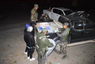 Evadió un control vial y lo detuvieron con una tonelada de hojas de coca