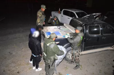 Evadió un control vial y lo detuvieron con una tonelada de hojas de coca