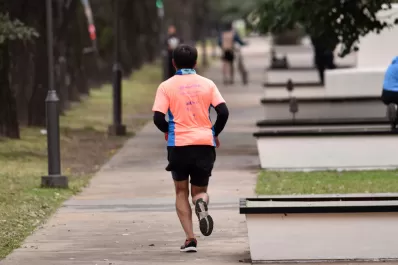 El cielo permanecerá nublado y se esperan nuevas lloviznas durante el domingo
