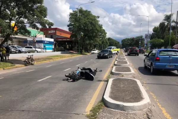 Accidente en avenida Mate de Luna al 2.900