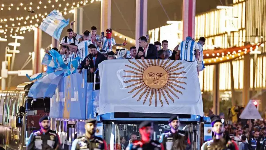 Se prevé que la Selección argentina recorra las calles de Santiago del Estero en un colectivo descapotable.