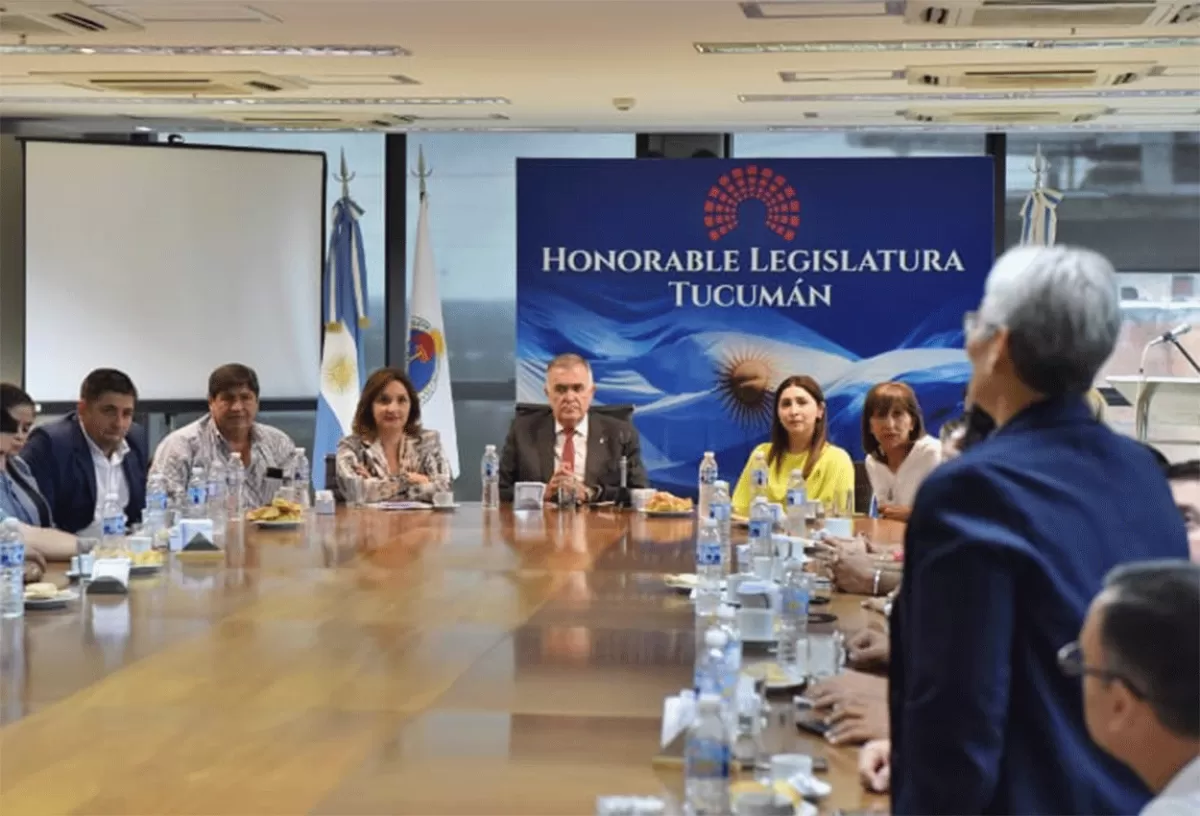 Jaldo trabaja en los armados electorales del este y del oeste