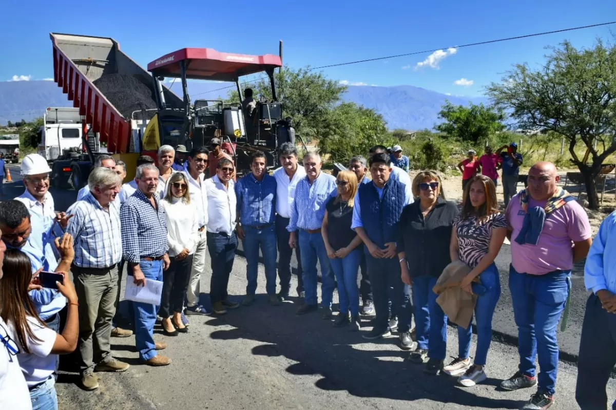 Jaldo recorrió las obras de repavimentación de la ruta 307, en los Valles Calchaquíes