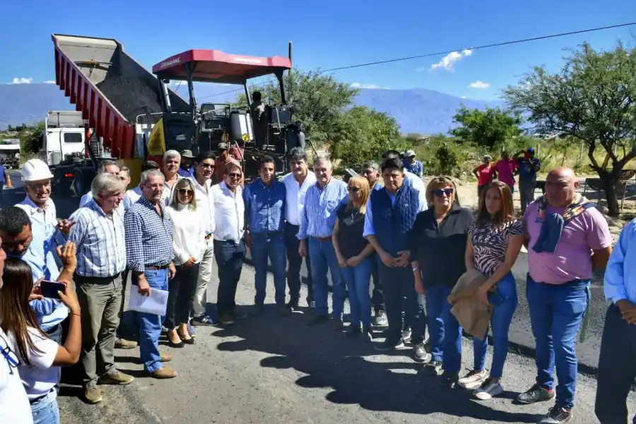 Jaldo recorrió las obras de repavimentación de la ruta 307, en los Valles Calchaquíes