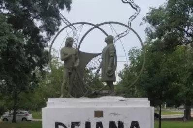 Contra las pintadas en Tucumán: la dirigencia política está destruyendo la ciudad”