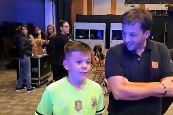 Video: la emoción del niño de Embarcación cuando le dijeron que conocería a la Scaloneta