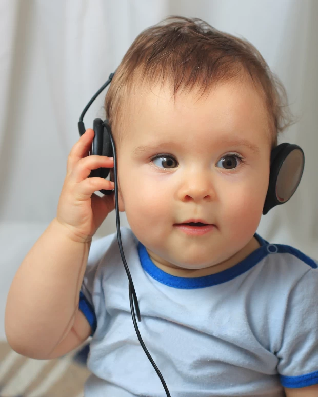 PREVENIR. La pérdida de audición tiene consecuencias en los niños. 
