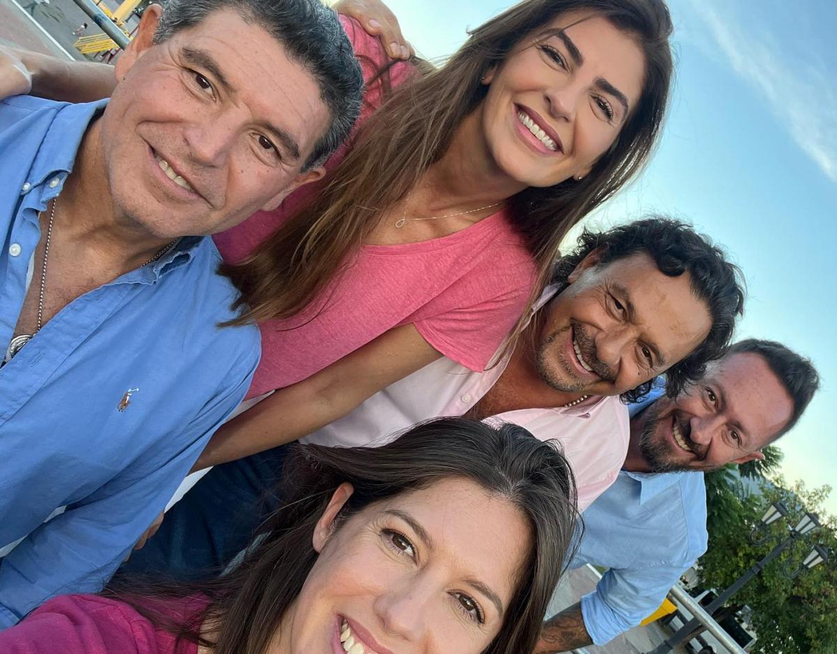 El papá de Marcos Ginocchio junto al gobernador Gustavo Sáenz y la intendenta Bettina Romero