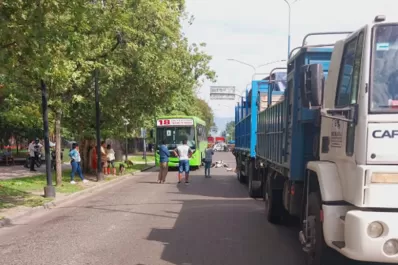 Un joven falleció en un accidente de tránsito en avenida Roca y 9 de Julio
