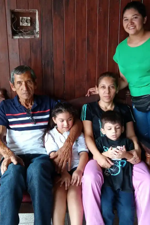 JOSÉ MANUEL LAZARTE. En su hogar de Concepción lo acompañan hijos y nietos.