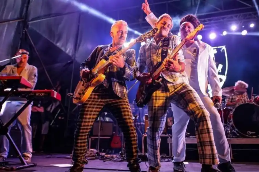 MÚSICOS. Habrá canciones de distintos géneros y estilos esta noche. 