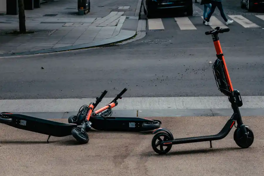 La alcaldesa Anne Hidalgo militó contra el alquiler de monopatines eléctricos