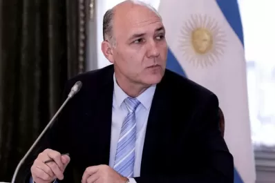 Fútbol y Malvinas: la fuerte pelea entre un exembajador británico en Argentina y un funcionario de Alberto: Pobre populista