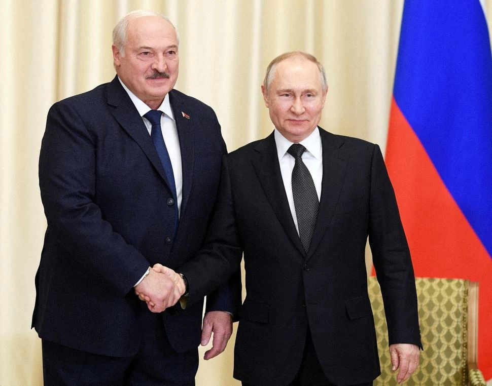 ALIADOS. Putin y Lukashenko estuvieron en la residencia de Novo-Ogaryovo, cerca de Moscú, en febrero.  