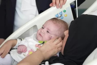 Terremoto en Turquía: la bebé que estuvo cinco días bajo los escombros se reencontró con su mamá