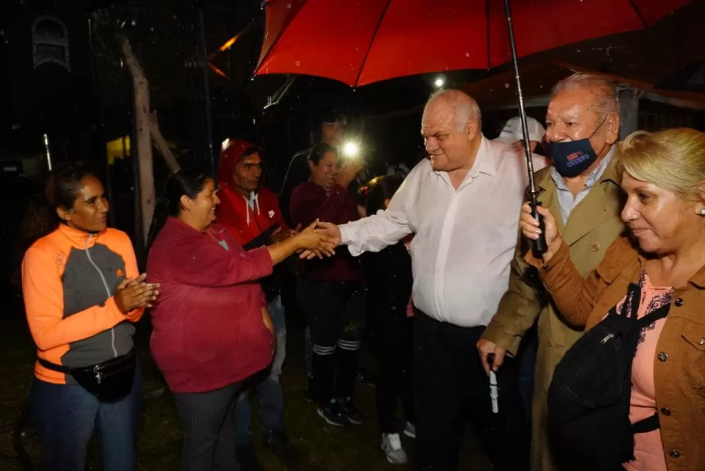 Dimes y diretes: Un dirigente bancario encabezará la lista de Activar en la Capital