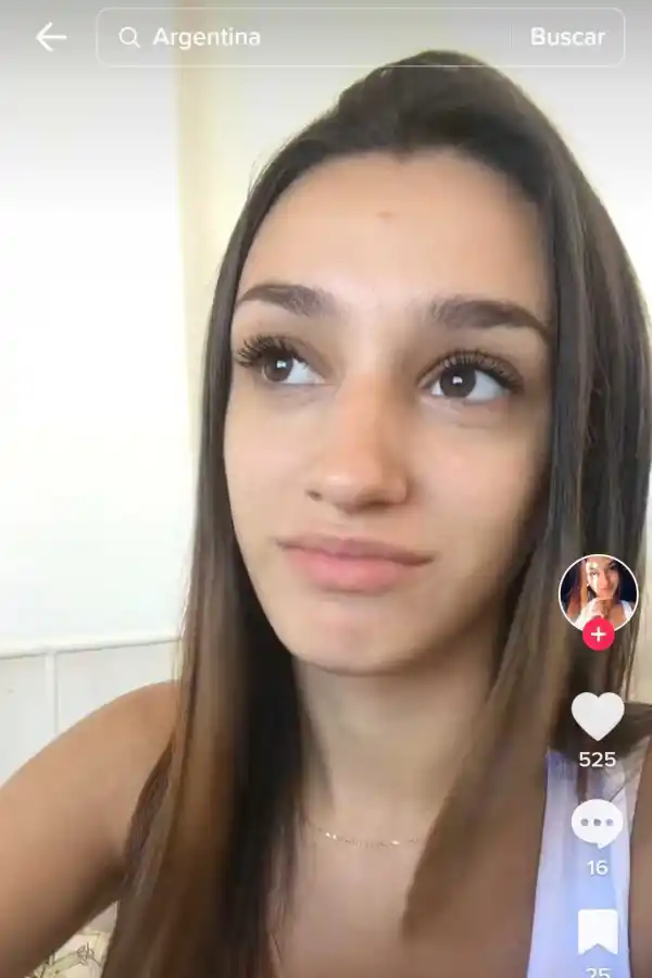 La tiktoker fue acusada de haber pagado para que promocionaran su contenido