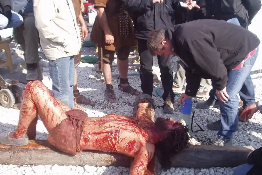 En utilería se emplearon cerca de 300 litros de líquido para simular la sangre