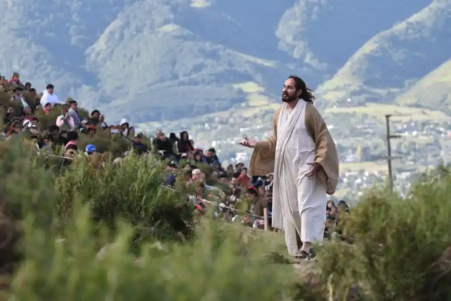 EXPRESIÓN DE FE. Tannuré Godward en “Vida y Pasión de Dios Hombre”.  