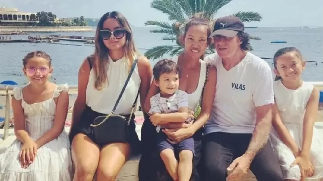 En Mónaco, apartado de los flashes, Guillermo Vilas es cuidado por su familia