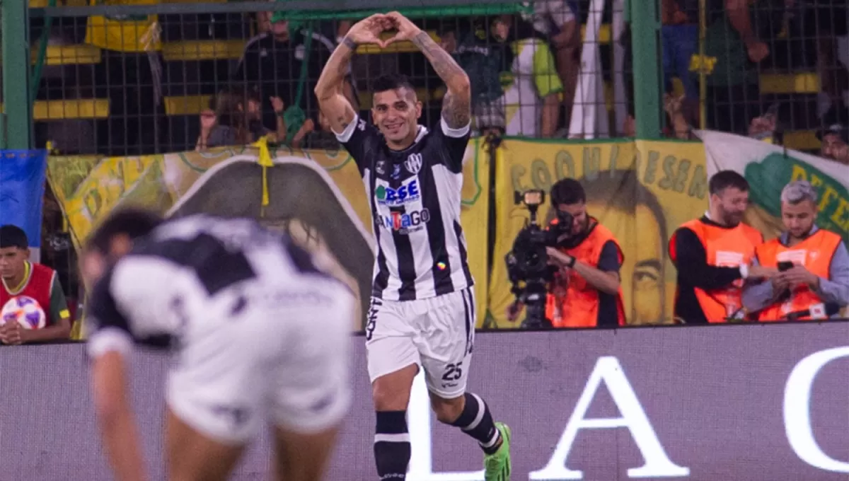 EN LEVANTADA. Maciel anotó uno de los goles de Central Córdoba, en la victoria conseguida como visitante ante Defensa y Justicia.