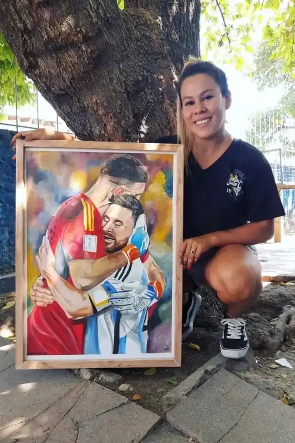 La emocionante obra de arte que una joven le regaló al Dibu Martínez: “El abrazo eterno”