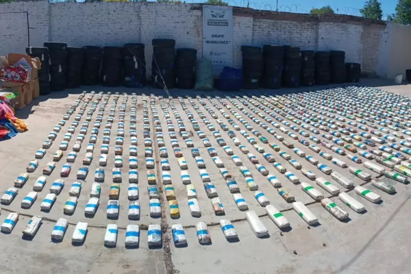 Operativo Lapacho: secuestraron mercadería de contrabando, cubiertas y hojas de coca