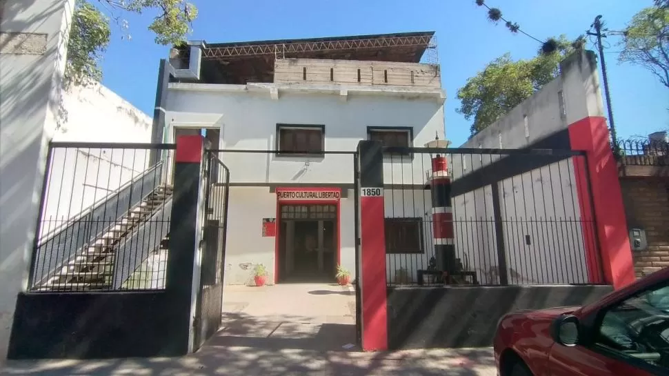 EN EL ABASTO. La casa propia del grupo La Vorágine se instaló como el Puerto Cultural Libertad.  