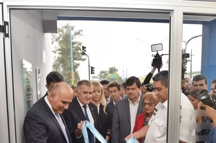Seguridad: Manzur y Jaldo inauguraron el nuevo edificio de la comisaría 11