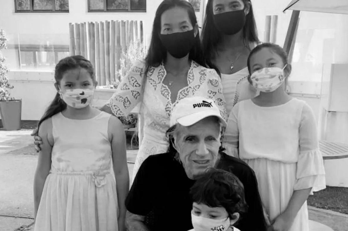 Una de las últimas fotos de Guillermo Vilas junto a su familia